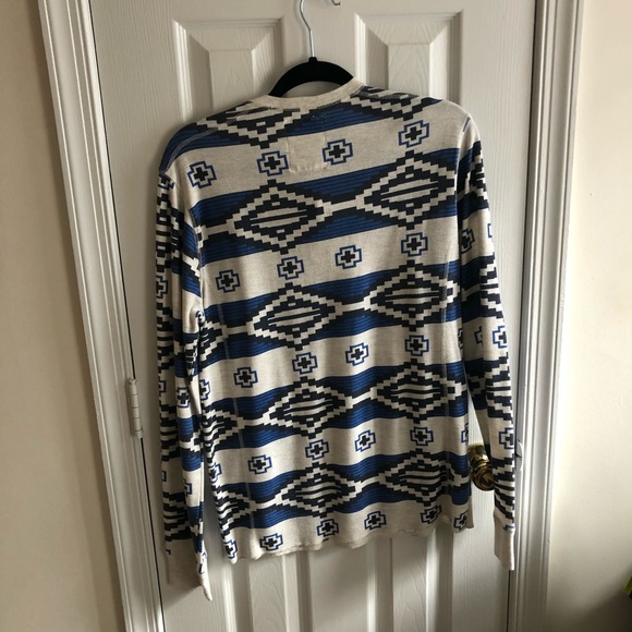 Men’s long sleeve Aztec Print - Picture 5 of 6